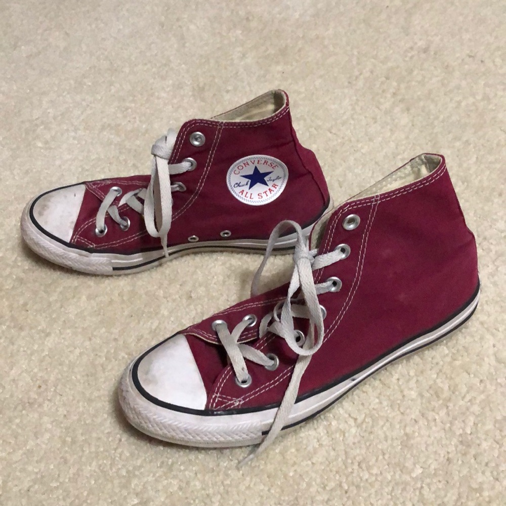 maroon converse